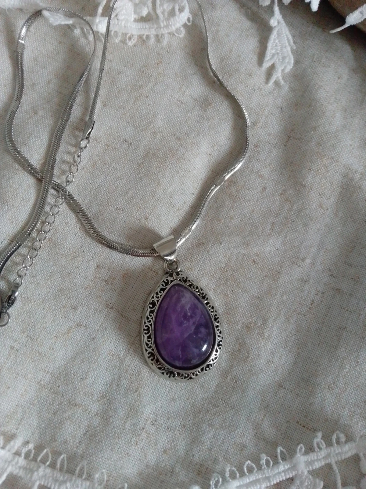 Collier pendentif pierre améthyste